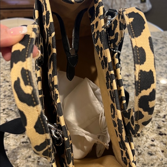 Coach Cargo Tote Leopard Print - Picture 11 of 12